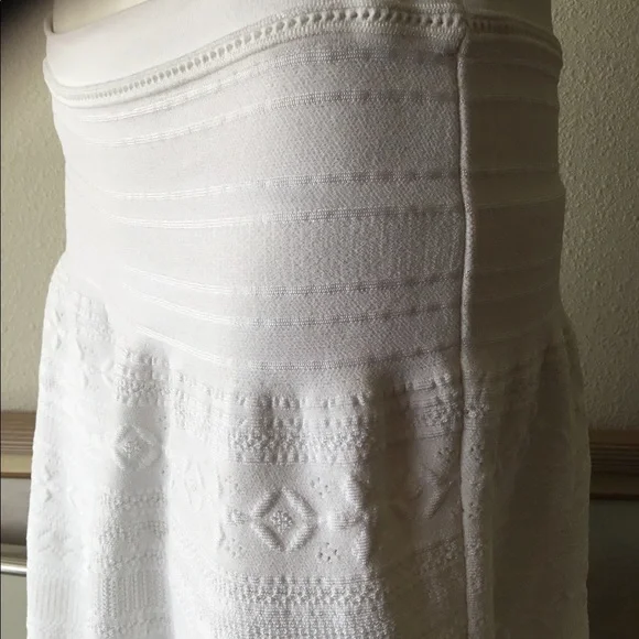 ROBERTO Cavalli SCATTER KNIT WHITE SKIRT - Picture 6 of 7